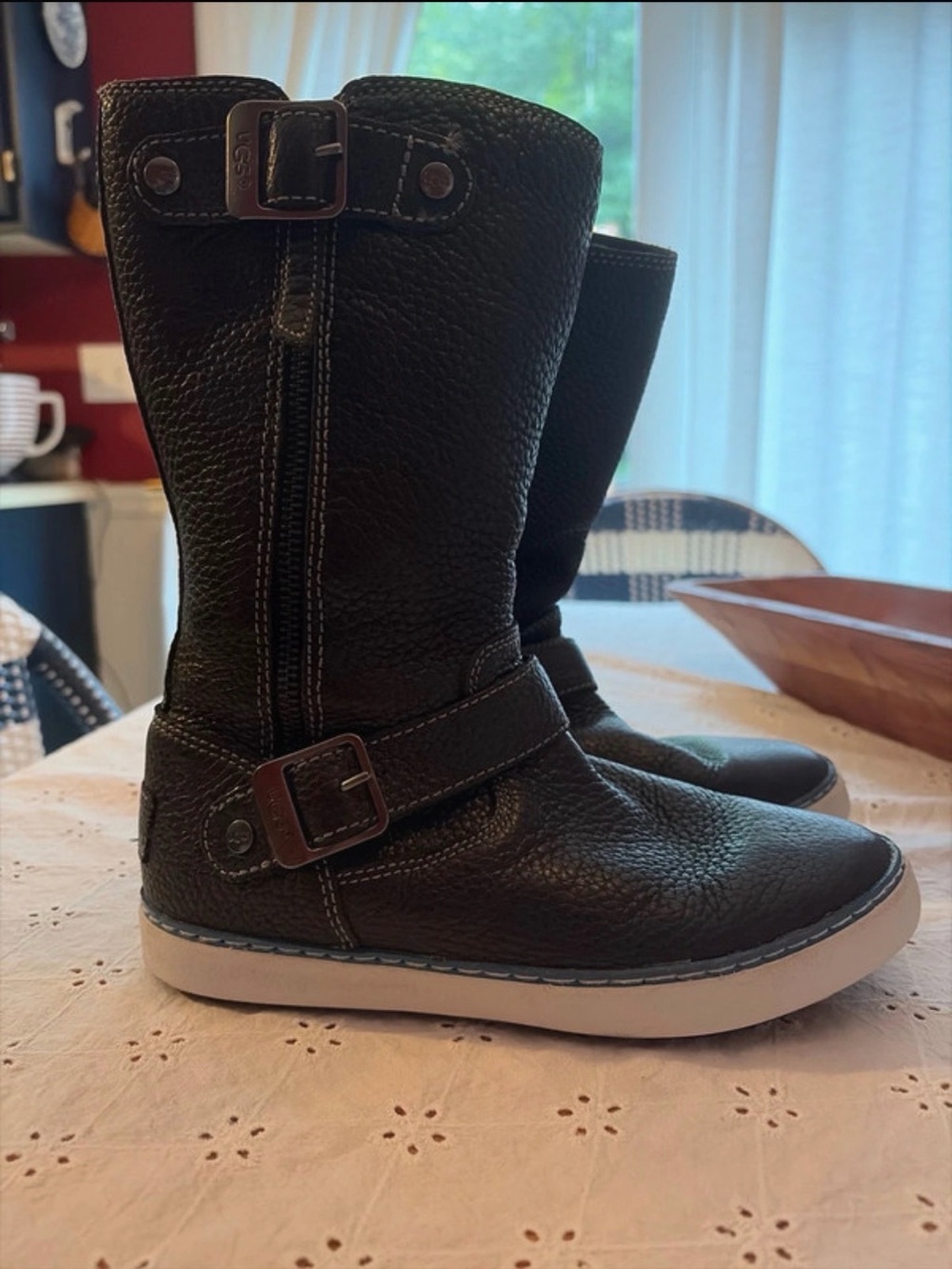 UGG Andra Leather Boot Woman Size 6